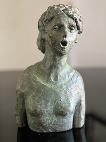 She sings - sculpture